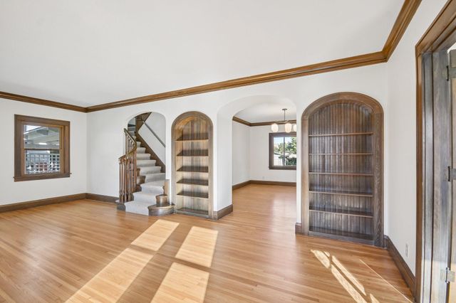 552 Fairview Avenue S, Saint Paul, MN 55116