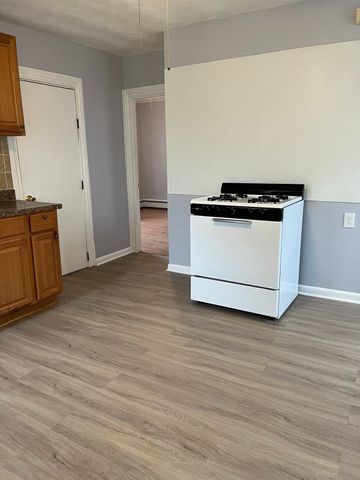 108 Capital St 1, Pawtucket, RI 02860