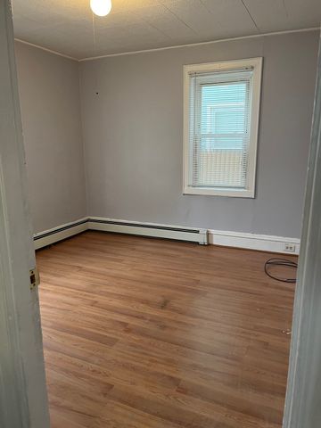 108 Capital St 1, Pawtucket, RI 02860