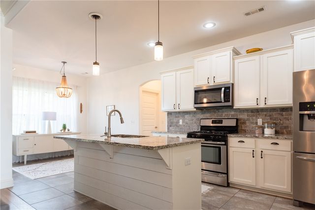 4022 Bridgeton Street, Springdale, AR 72762