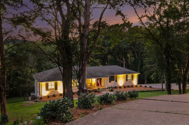 4629 Shys Hill Rd, Nashville, TN 37215