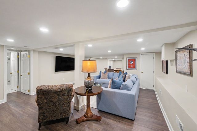 4629 Shys Hill Rd, Nashville, TN 37215