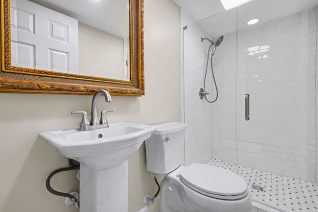 4629 Shys Hill Rd, Nashville, TN 37215