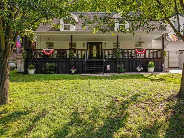 2105 Whites Creek Road, Prichard, WV 25555