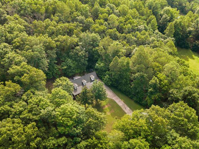 2105 Whites Creek Road, Prichard, WV 25555