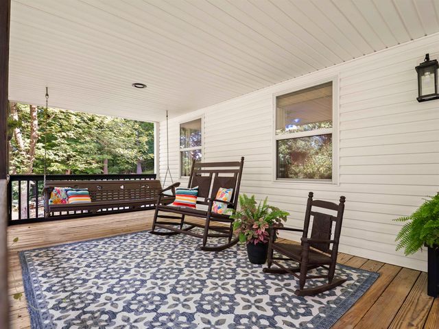 2105 Whites Creek Road, Prichard, WV 25555