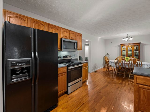 2105 Whites Creek Road, Prichard, WV 25555