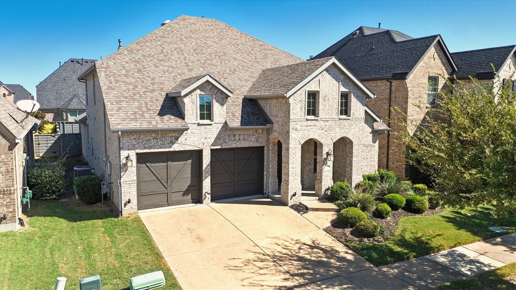 713 Field Crossing, Little Elm, TX 76227