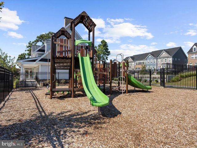 2403 WOODLANDS RD, Baltimore, MD 21244