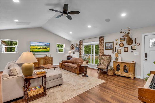 261 S Oakridge Drive, Cleveland, TX 77328