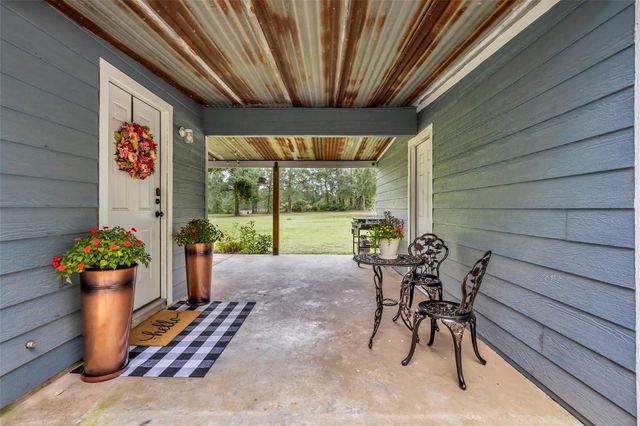 261 S Oakridge Drive, Cleveland, TX 77328