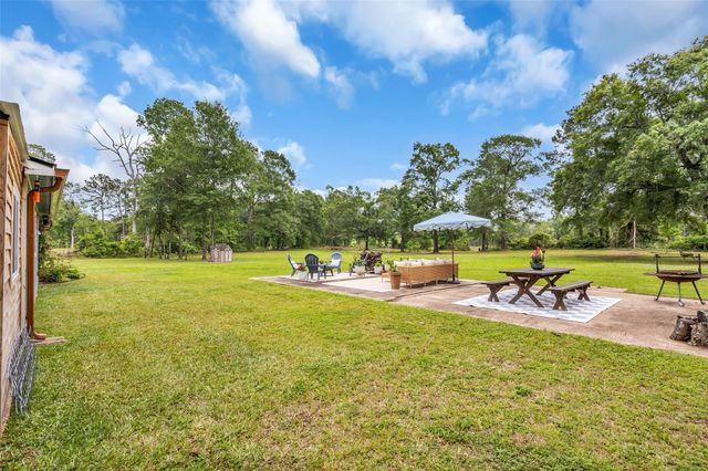 261 S Oakridge Drive, Cleveland, TX 77328
