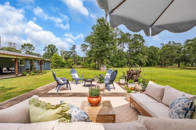 261 S Oakridge Drive, Cleveland, TX 77328