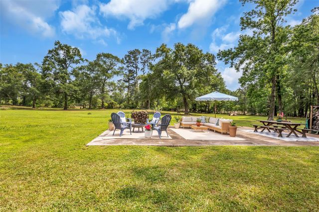 261 S Oakridge Drive, Cleveland, TX 77328