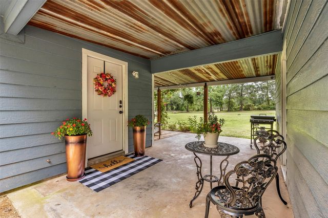 261 S Oakridge Drive, Cleveland, TX 77328