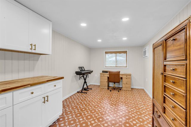261 S Oakridge Drive, Cleveland, TX 77328