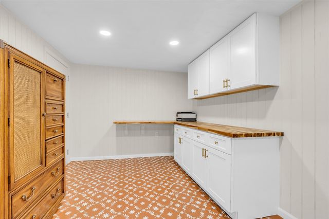 261 S Oakridge Drive, Cleveland, TX 77328