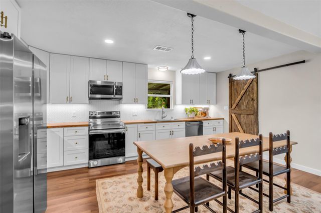 261 S Oakridge Drive, Cleveland, TX 77328