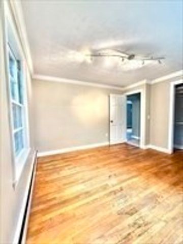 36 Lake St, Shrewsbury, MA 01545