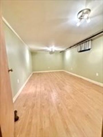 36 Lake St, Shrewsbury, MA 01545