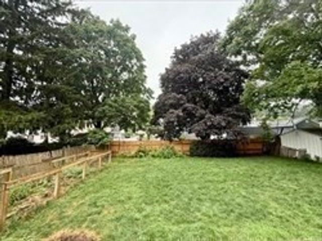 36 Lake St, Shrewsbury, MA 01545