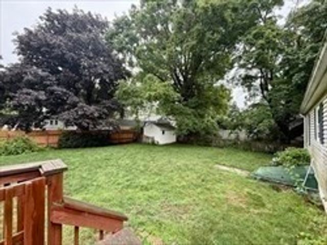 36 Lake St, Shrewsbury, MA 01545