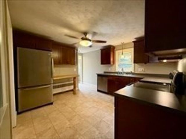 36 Lake St, Shrewsbury, MA 01545