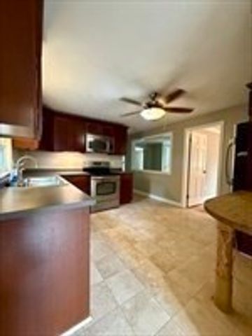 36 Lake St, Shrewsbury, MA 01545