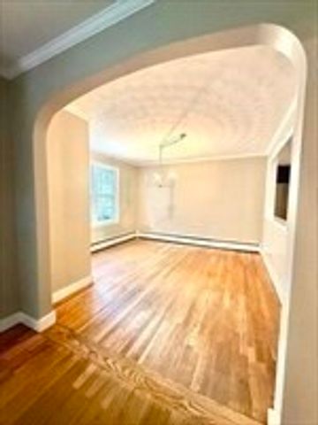 36 Lake St, Shrewsbury, MA 01545