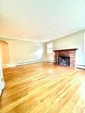 36 Lake St, Shrewsbury, MA 01545