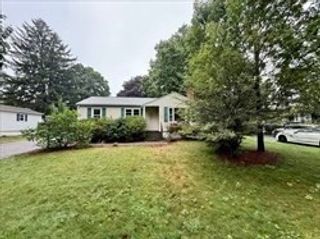 36 Lake St, Shrewsbury, MA 01545