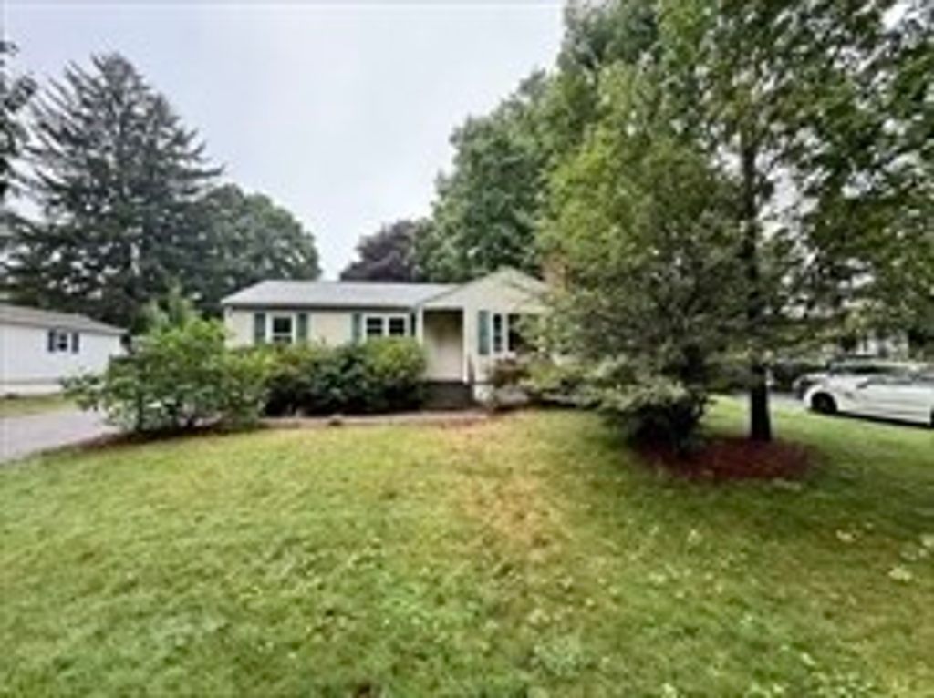 36 Lake St, Shrewsbury, MA 01545