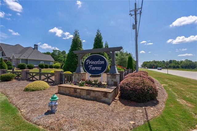 2548 E Princeton Drive, Bogart, GA 30622