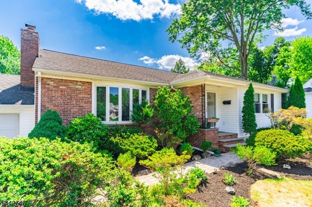 42 Sandy Hill Rd, Westfield Town, NJ 07090