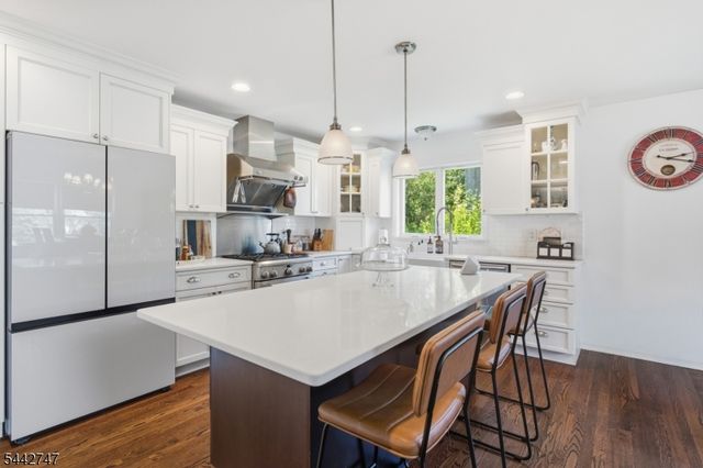 42 Sandy Hill Rd, Westfield Town, NJ 07090