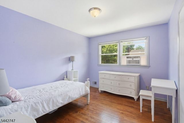 42 Sandy Hill Rd, Westfield Town, NJ 07090
