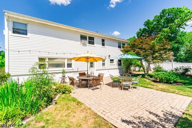 42 Sandy Hill Rd, Westfield Town, NJ 07090