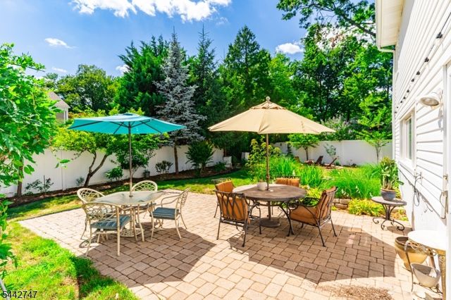 42 Sandy Hill Rd, Westfield Town, NJ 07090
