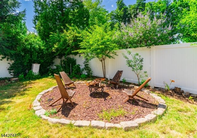 42 Sandy Hill Rd, Westfield Town, NJ 07090