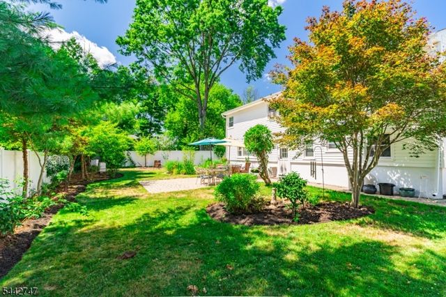 42 Sandy Hill Rd, Westfield Town, NJ 07090
