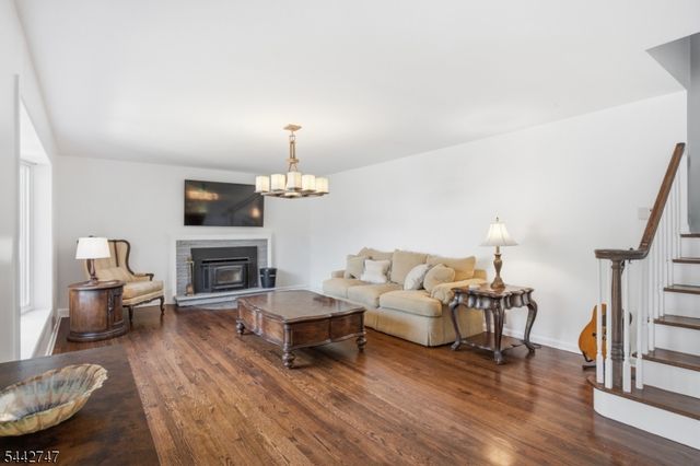42 Sandy Hill Rd, Westfield Town, NJ 07090