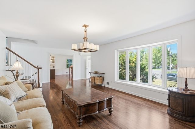 42 Sandy Hill Rd, Westfield Town, NJ 07090