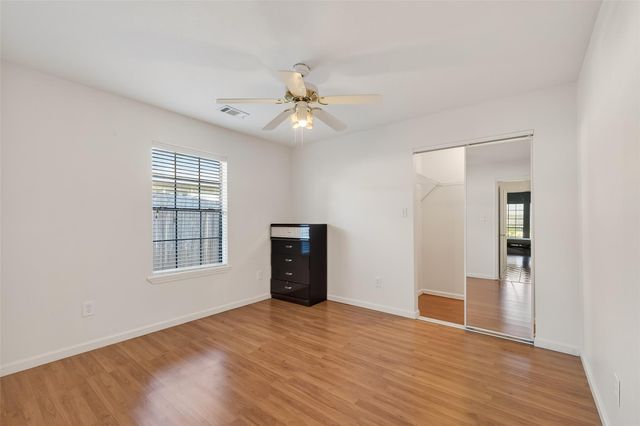 9927 Glenkirk Drive, Houston, TX 77089