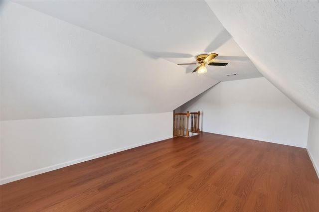 9927 Glenkirk Drive, Houston, TX 77089