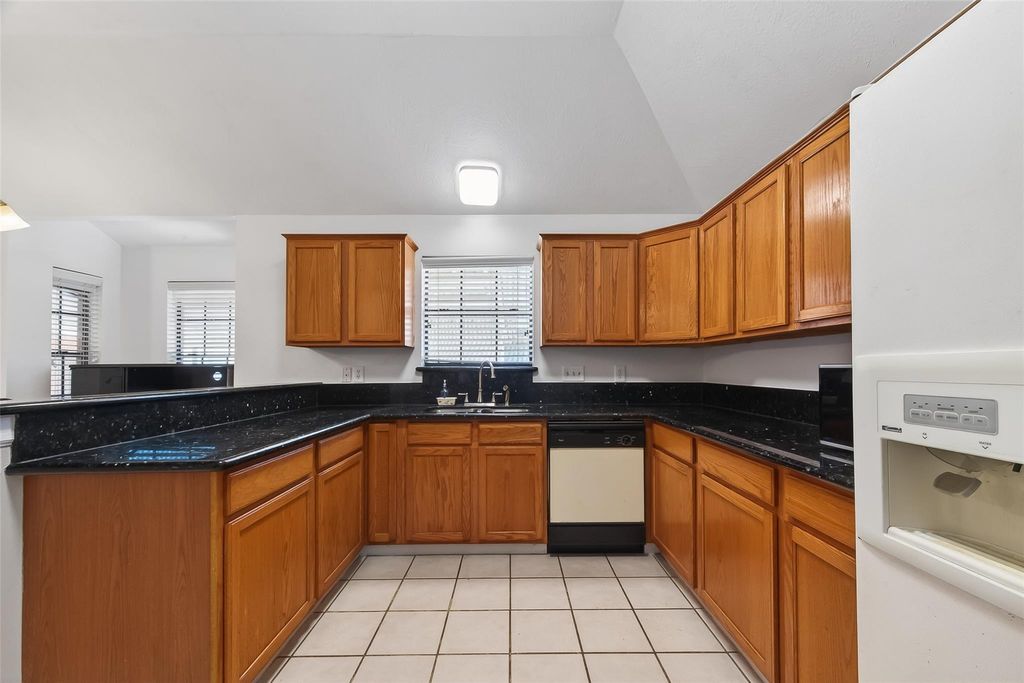 9927 Glenkirk Drive, Houston, TX 77089