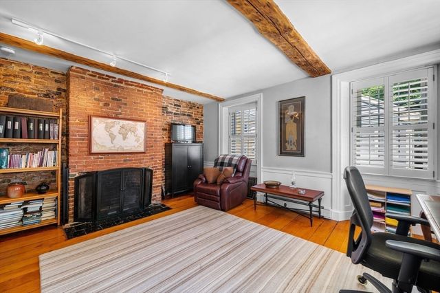 7 Daniels St 2, Salem, MA 01970