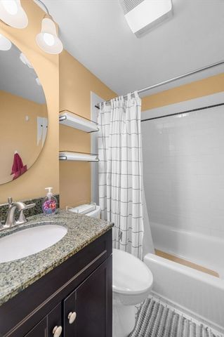 7 Daniels St 2, Salem, MA 01970