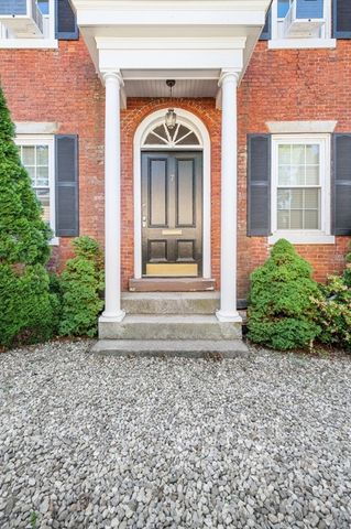 7 Daniels St 2, Salem, MA 01970