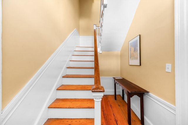 7 Daniels St 2, Salem, MA 01970
