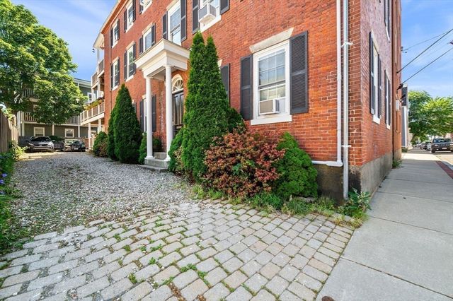 7 Daniels St 2, Salem, MA 01970